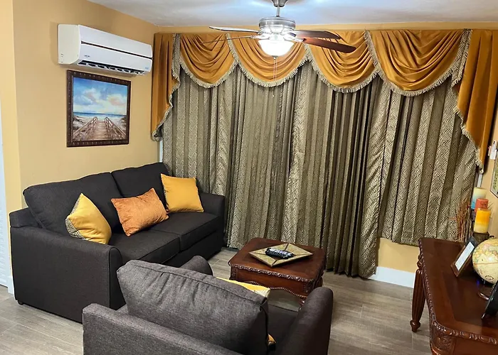 Castle By The Shore Apartment Ocho Rios